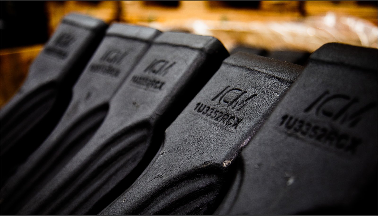 Punta de excavadora ICM 1U3352RCX de alta resistencia para maquinaria pesada.